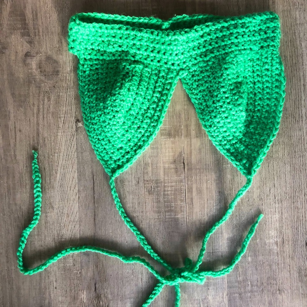 BRAND NEW XS crochet green top